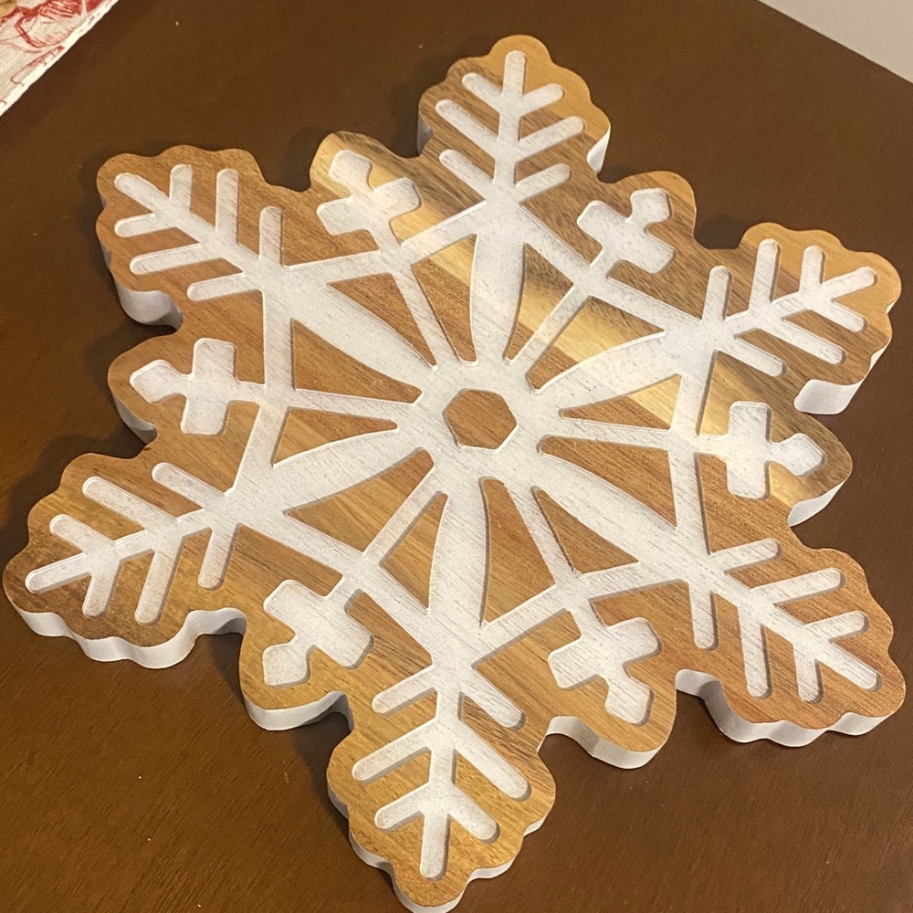 Wooden Snowflake Trivet